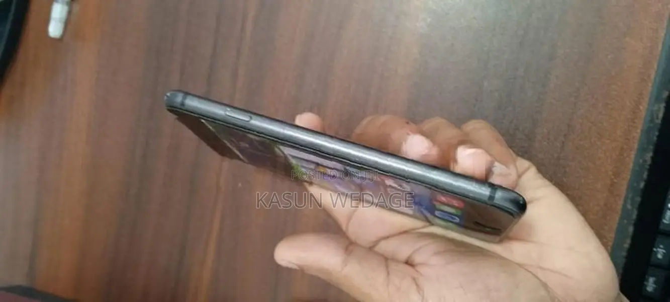 Apple iPhone 8 (Used)