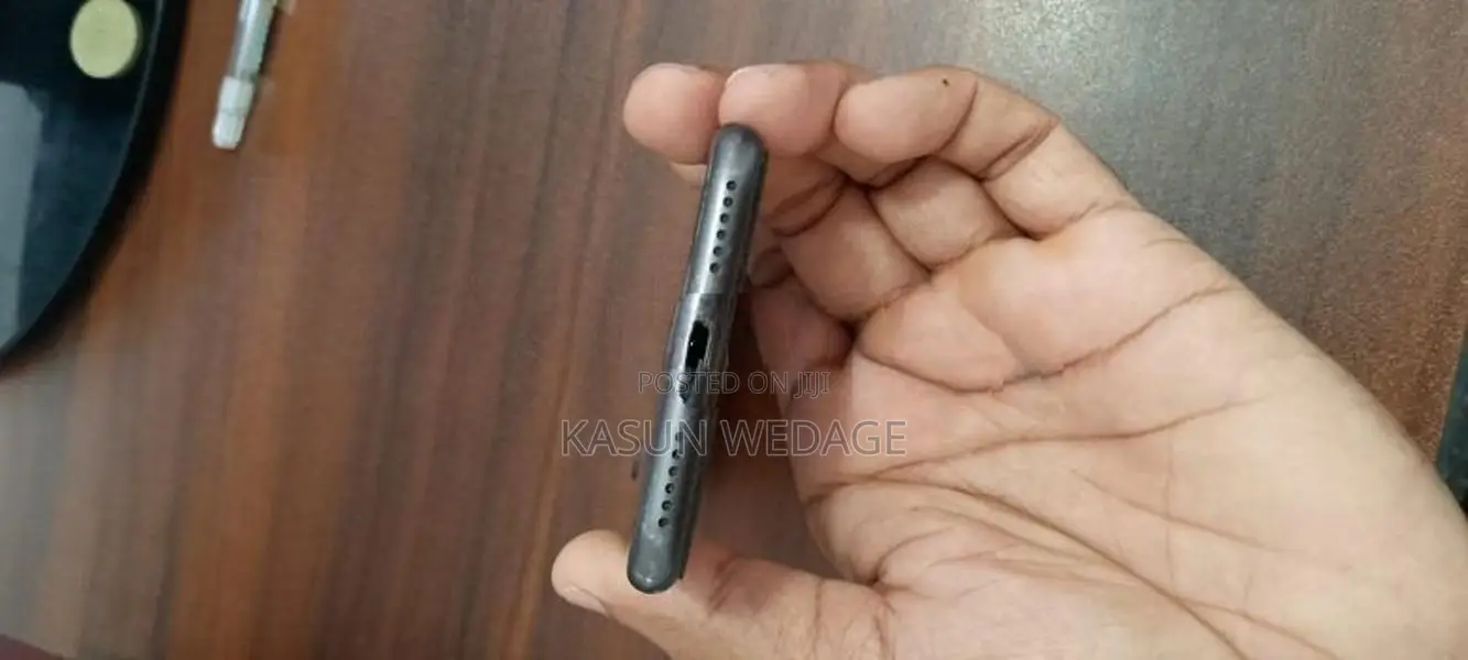 Apple iPhone 8 (Used)
