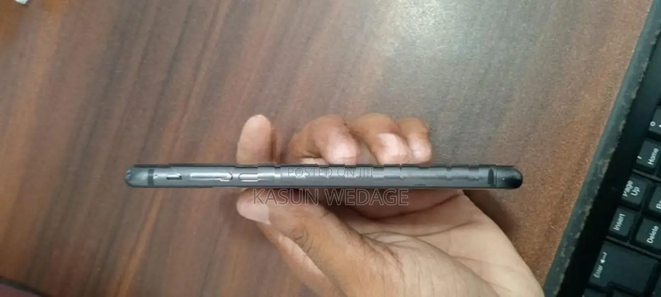 Apple iPhone 8 (Used)