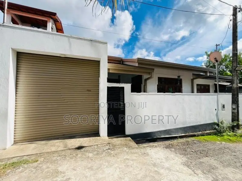 Almost Brand New Luxury House for Sale in Piliyandala