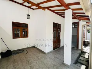 Almost Brand New Luxury House for Sale in Piliyandala