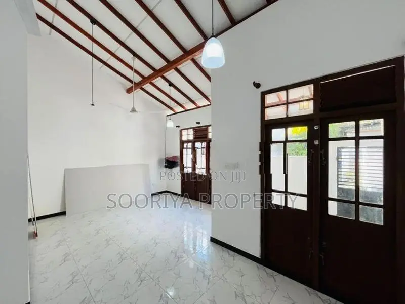 Almost Brand New Luxury House for Sale in Piliyandala
