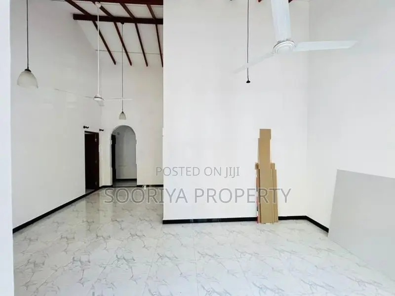 Almost Brand New Luxury House for Sale in Piliyandala