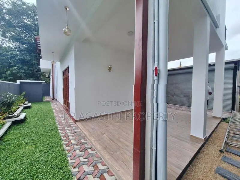 modern luxury house for sale in piliyandala