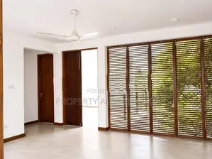 Battaramulla Pothuvarama Road Luxury House for Sale