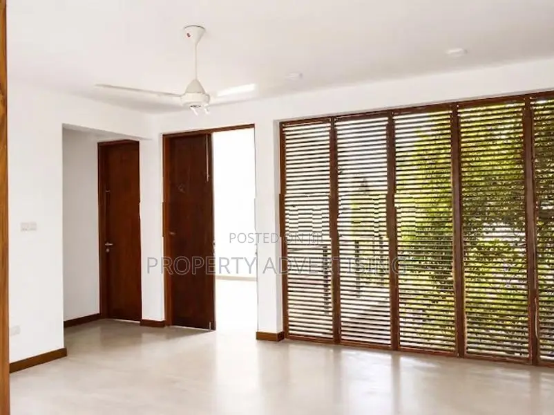Battaramulla Pothuvarama Road Luxury House for Sale