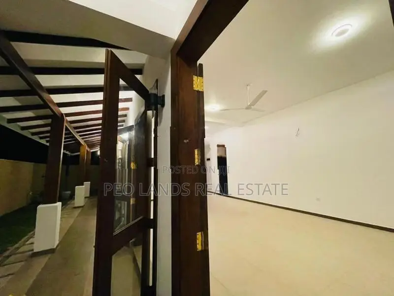 (AR361) Three Story House for Rent in Mattegoda