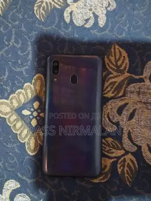 Samsung Galaxy A40 (Used)