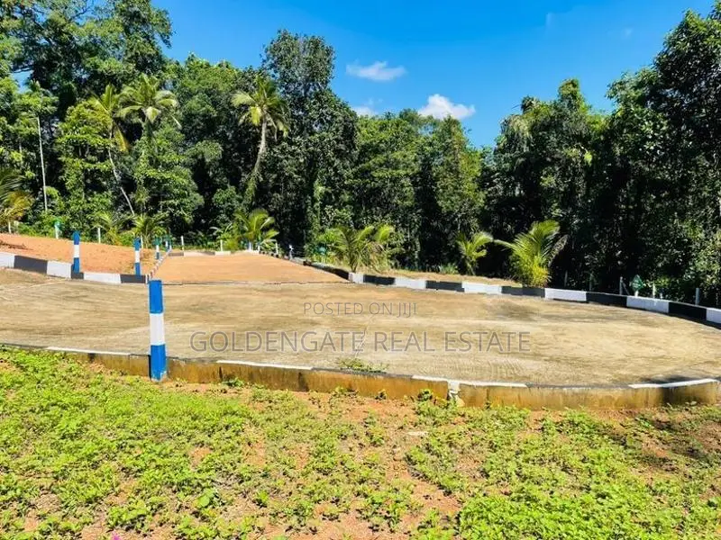 Kalagedihena Land for Sale Near Lyceum School