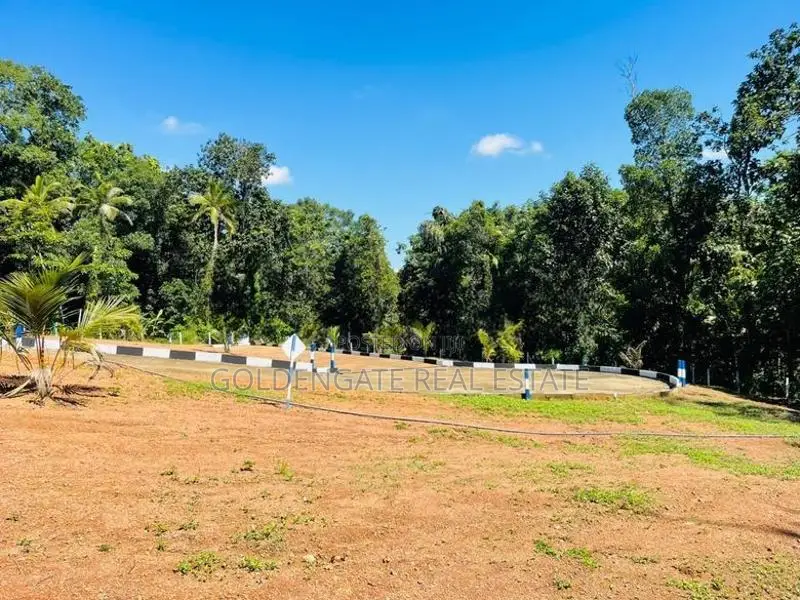 Kalagedihena Land for Sale Near Lyceum School