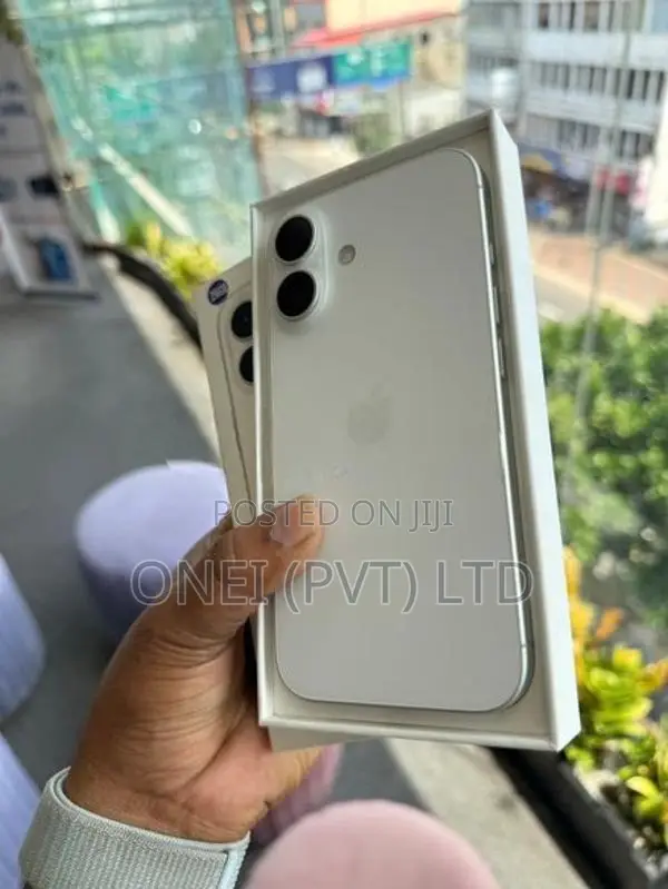Apple iPhone 16 256GB (Used)