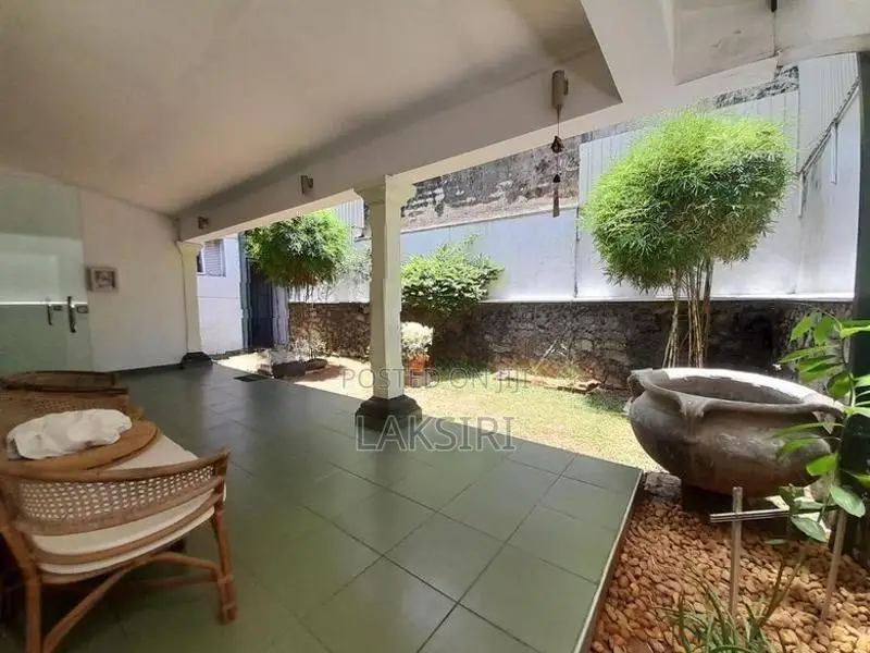 Two Story House Rent office and Business Nawala wijayaba mawatha
