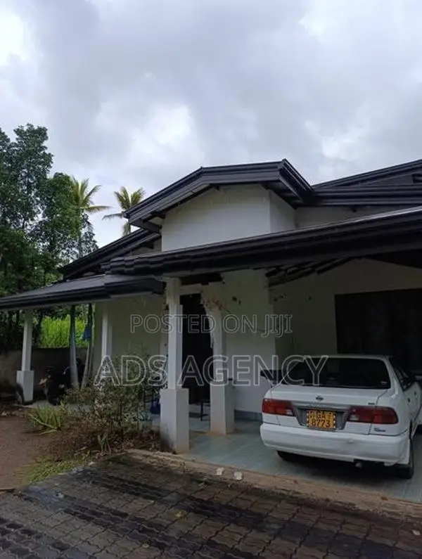 House For Sale In Veyangoda