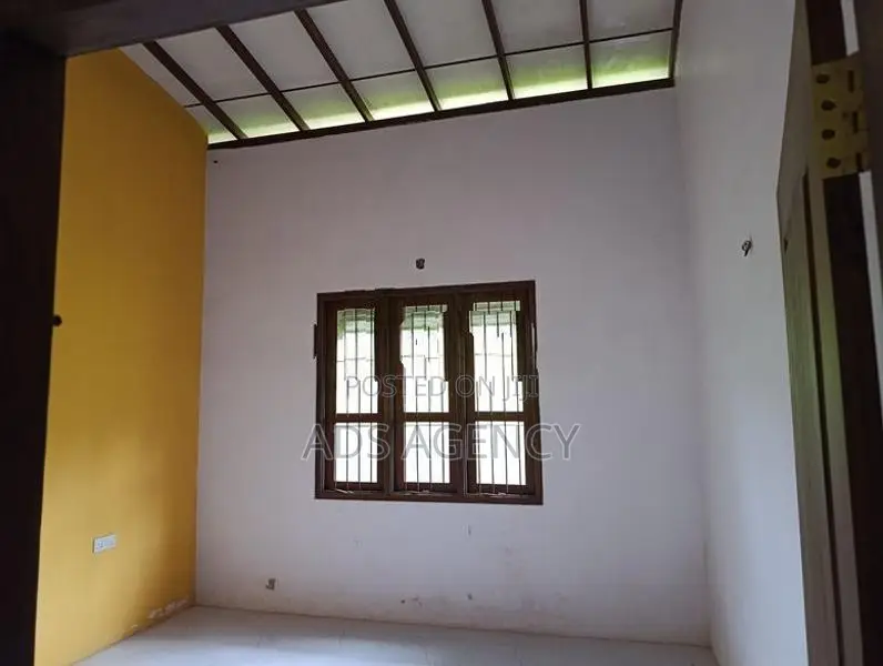 House For Sale In Veyangoda