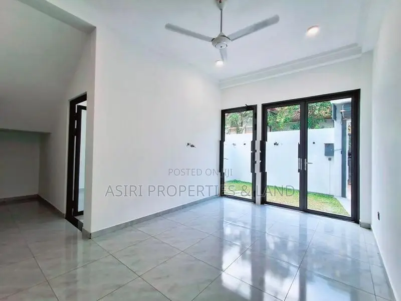 Brand New 4 Bedrooms House for Sale in Piliyandala Miriswaththa