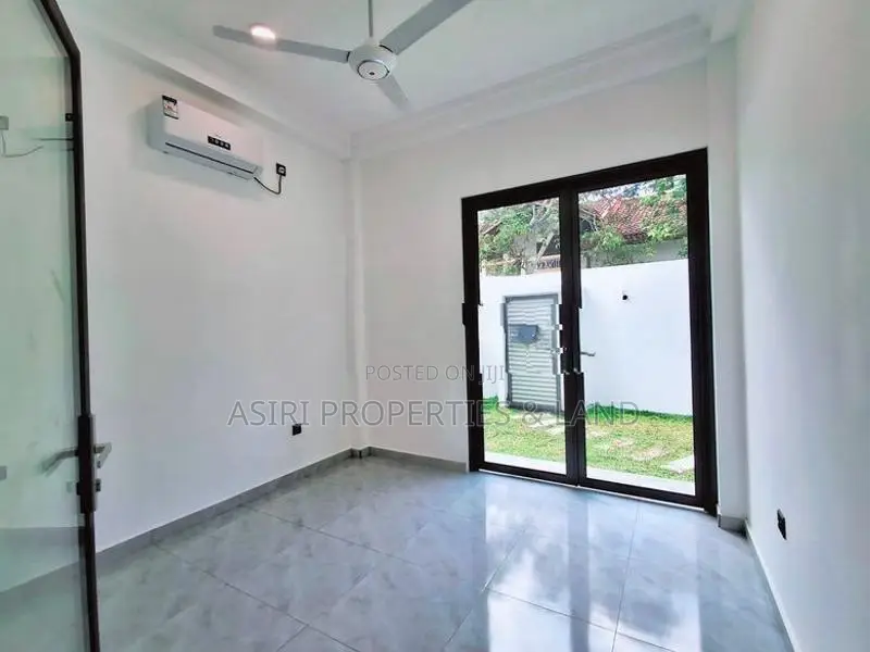 Brand New 4 Bedrooms House for Sale in Piliyandala Miriswaththa
