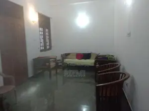 second floor 3BR with attached bathroom house for rent in kalubowila