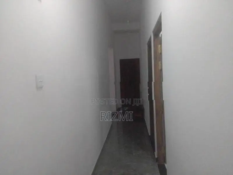 second floor 3BR with attached bathroom house for rent in kalubowila