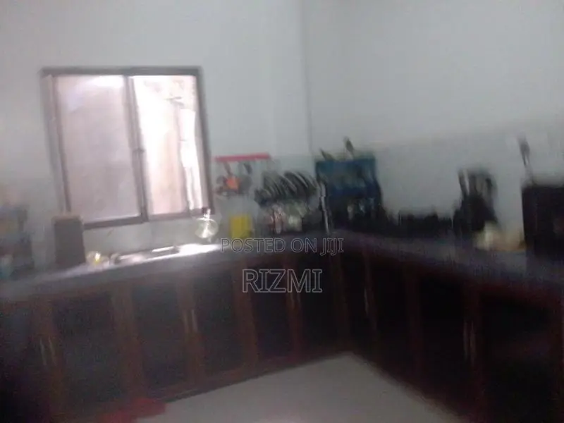 second floor 3BR with attached bathroom house for rent in kalubowila