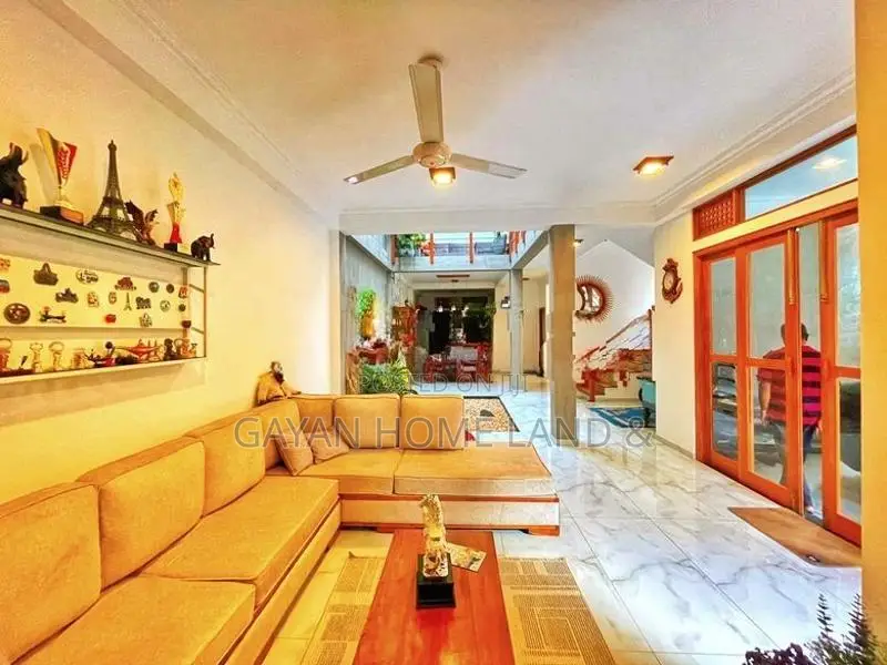 Luxury Three Storey House in Piliyandala Town Area. With Furnished