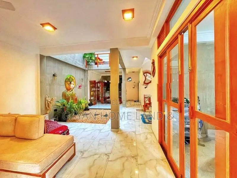 Luxury Three Storey House in Piliyandala Town Area. With Furnished