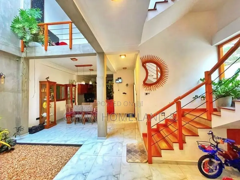 Luxury Three Storey House in Piliyandala Town Area. With Furnished