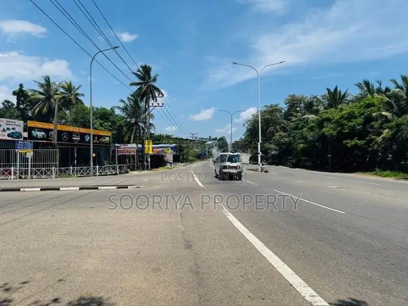 Commercial Land for Sale in Piliyandala Kesbewa Town