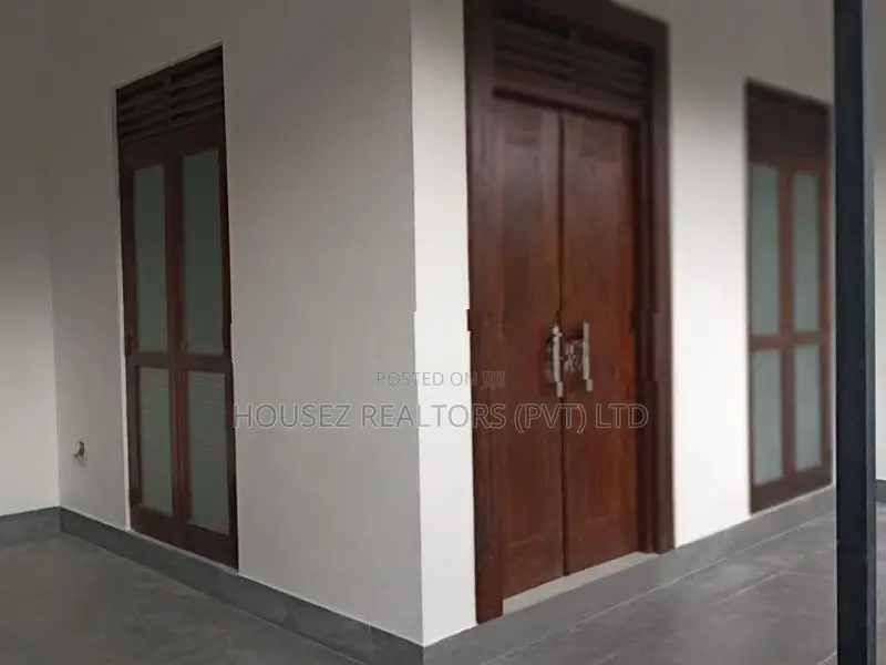 Modern Single-Storey House For Sale – Polgasowita