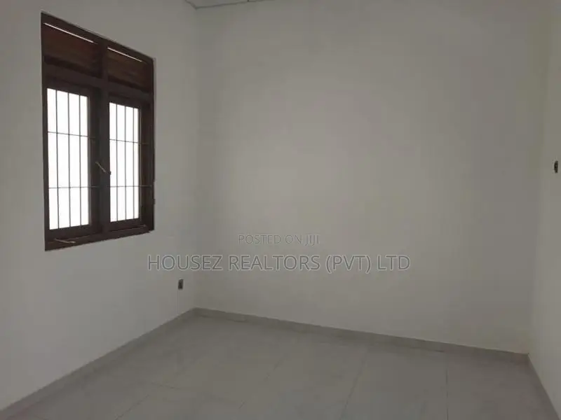 Modern Single-Storey House For Sale – Polgasowita