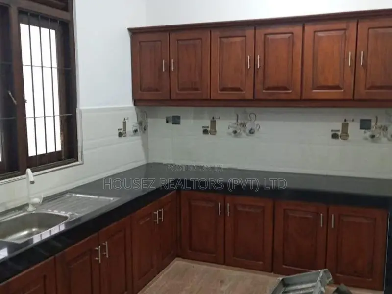 Modern Single-Storey House For Sale – Polgasowita