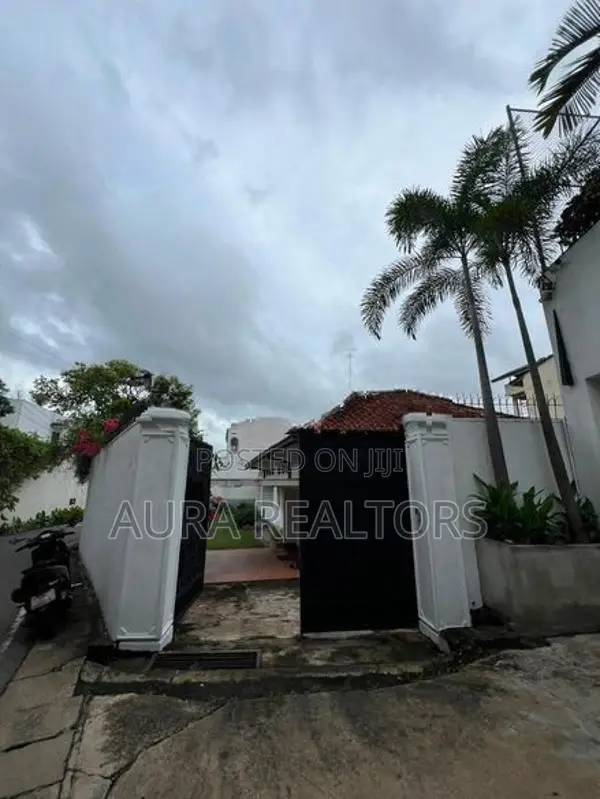 Land with House For Sale in Nugegoda (P-270)