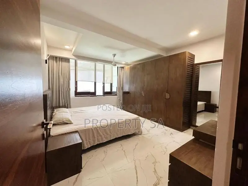 8 Bedroom Luxury House For Rent in Dehiwala with Swimming Pool