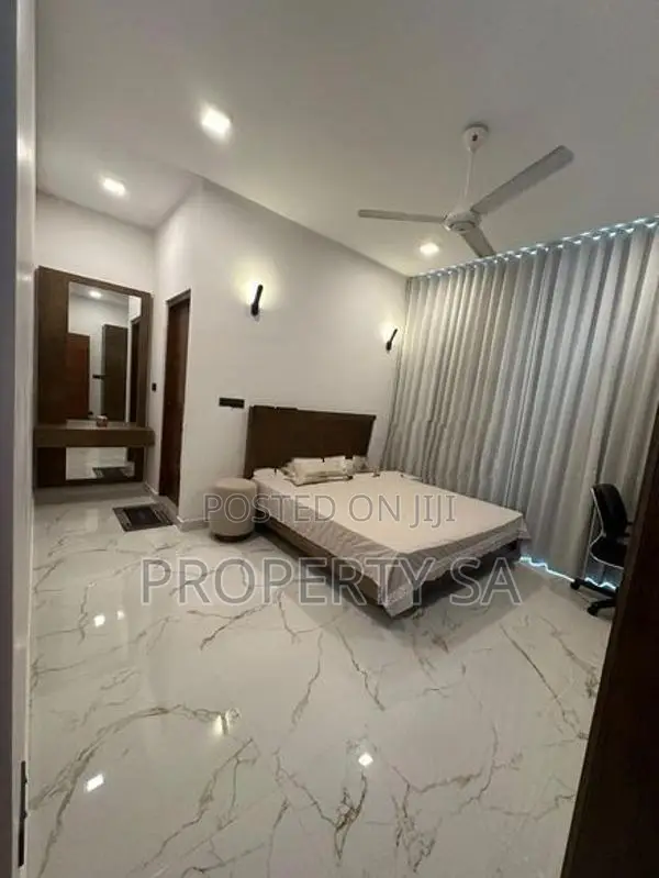 8 Bedroom Luxury House For Rent in Dehiwala with Swimming Pool