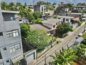 මාලඹේ නගරයෙන් පර්චස් 20.5ක අගනා ඉඩමක් සමඟ නිවසක් විකිණීමට