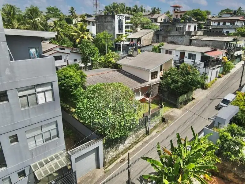 මාලඹේ නගරයෙන් පර්චස් 20.5ක අගනා ඉඩමක් සමඟ නිවසක් විකිණීමට