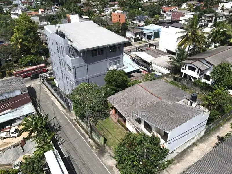 මාලඹේ නගරයෙන් පර්චස් 20.5ක අගනා ඉඩමක් සමඟ නිවසක් විකිණීමට