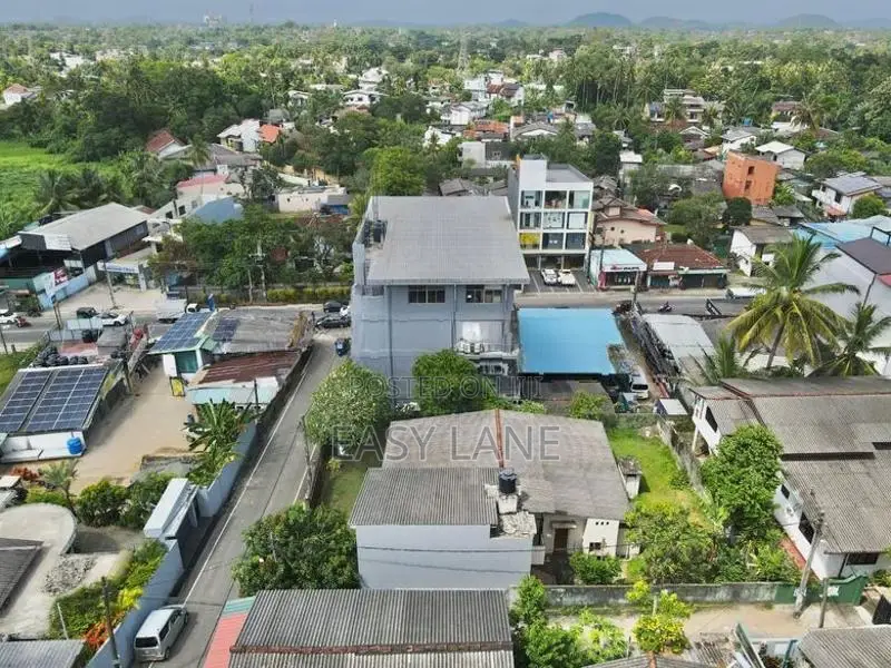 මාලඹේ නගරයෙන් පර්චස් 20.5ක අගනා ඉඩමක් සමඟ නිවසක් විකිණීමට