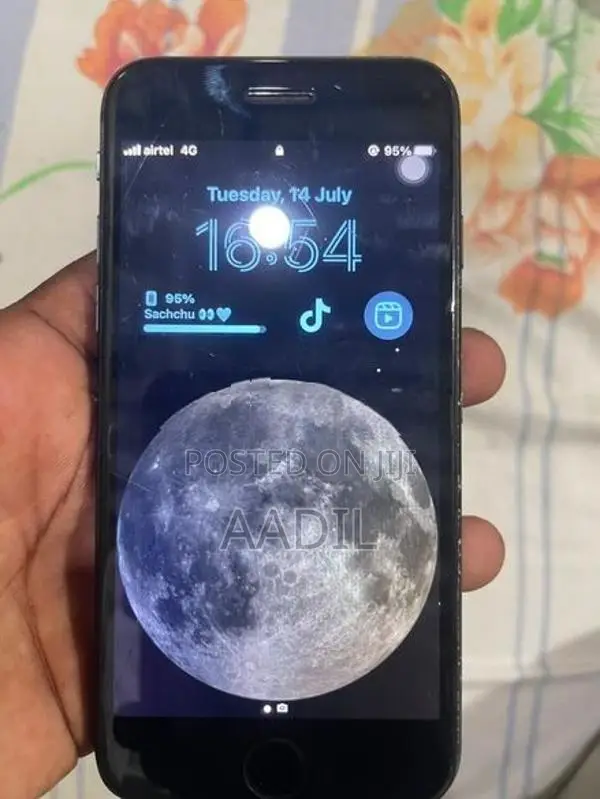 Apple iPhone 8 (Used)