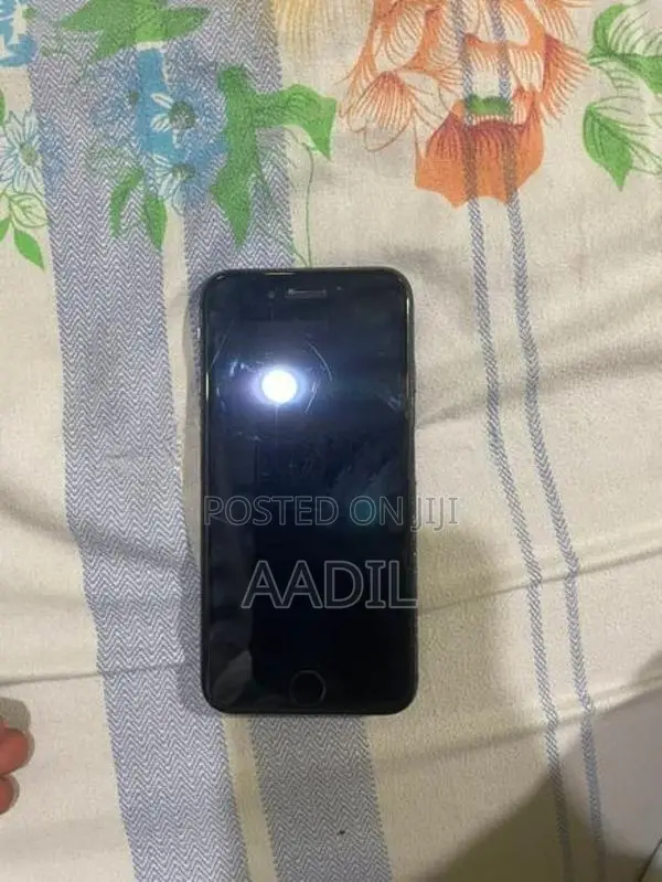 Apple iPhone 8 (Used)
