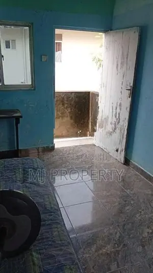 ( SR-1293) Valuable Small House Rent In Kalubowila