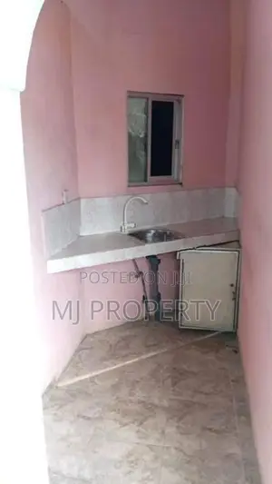( SR-1293) Valuable Small House Rent In Kalubowila