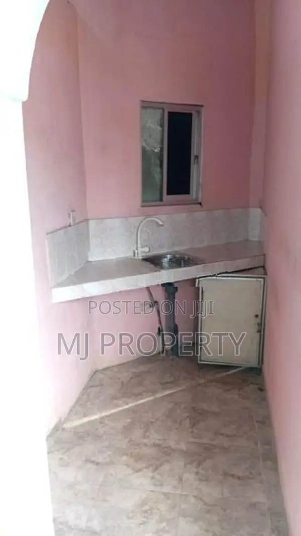 ( SR-1293) Valuable Small House Rent In Kalubowila