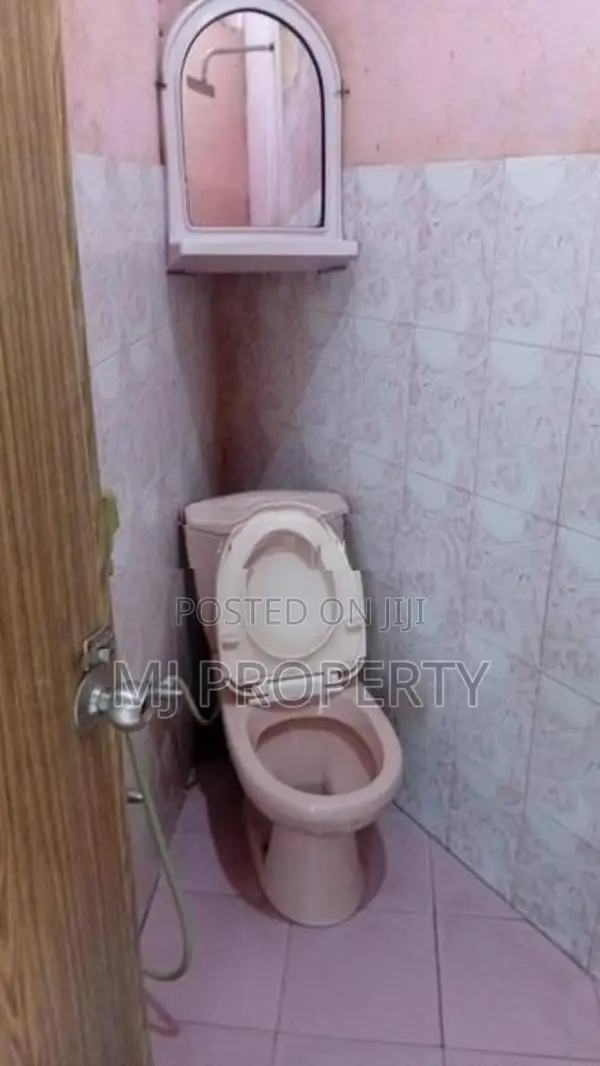 ( SR-1293) Valuable Small House Rent In Kalubowila