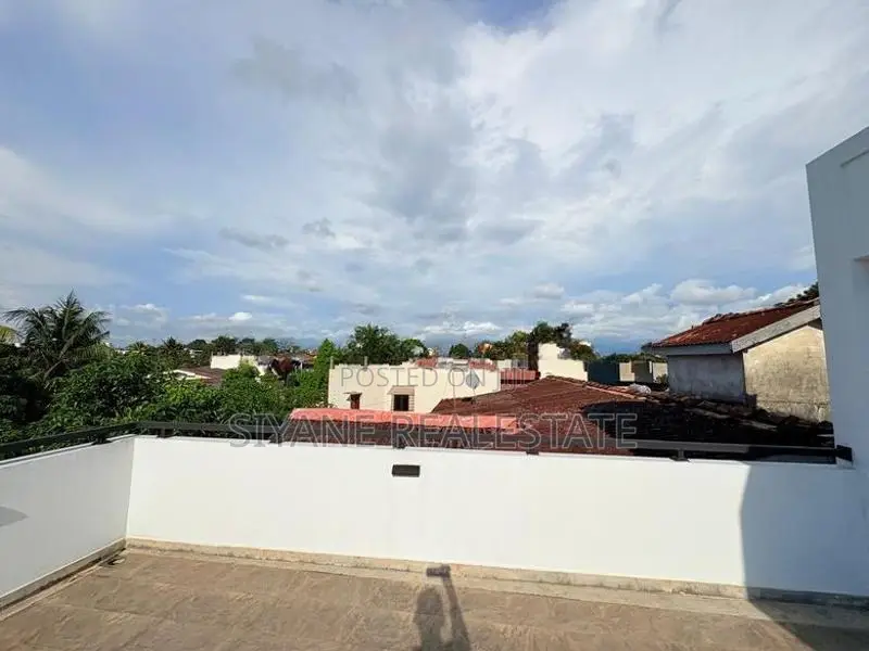 Luxury New House for Sale in Battaramulla