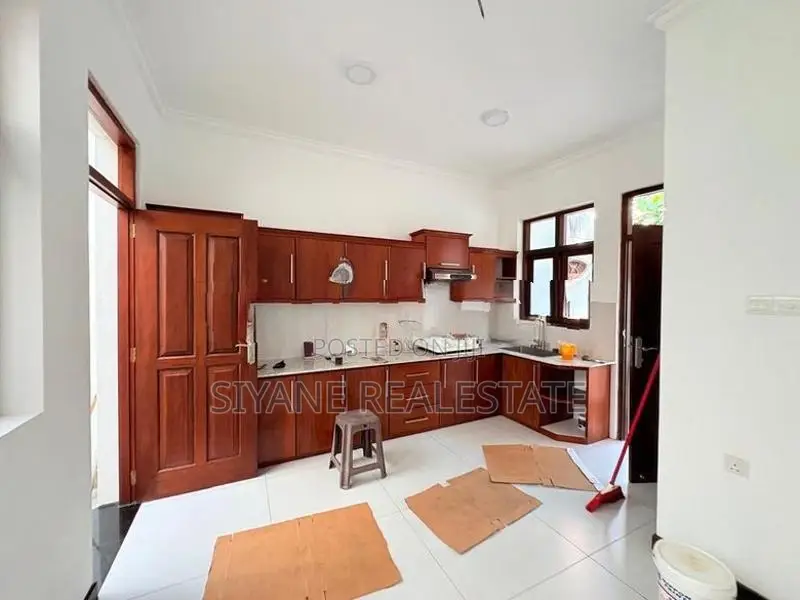 Luxury New House for Sale in Battaramulla