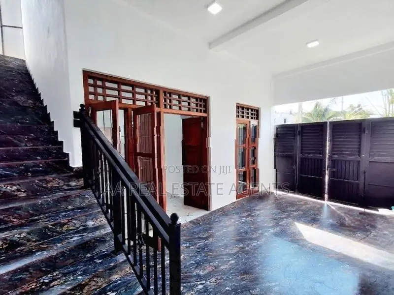 Brand New House with Slab for Sale in Wellampitiya