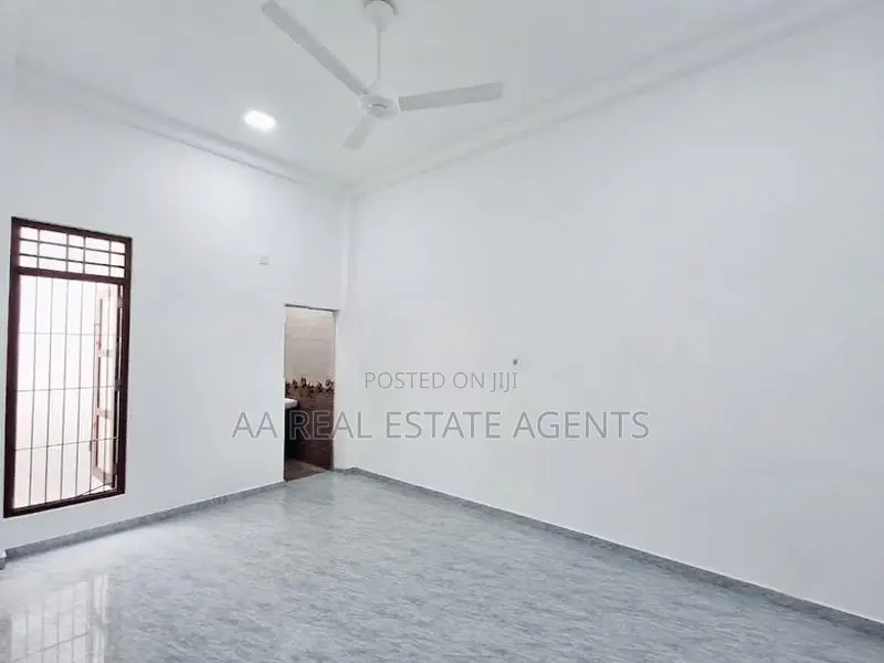 Brand New House with Slab for Sale in Wellampitiya