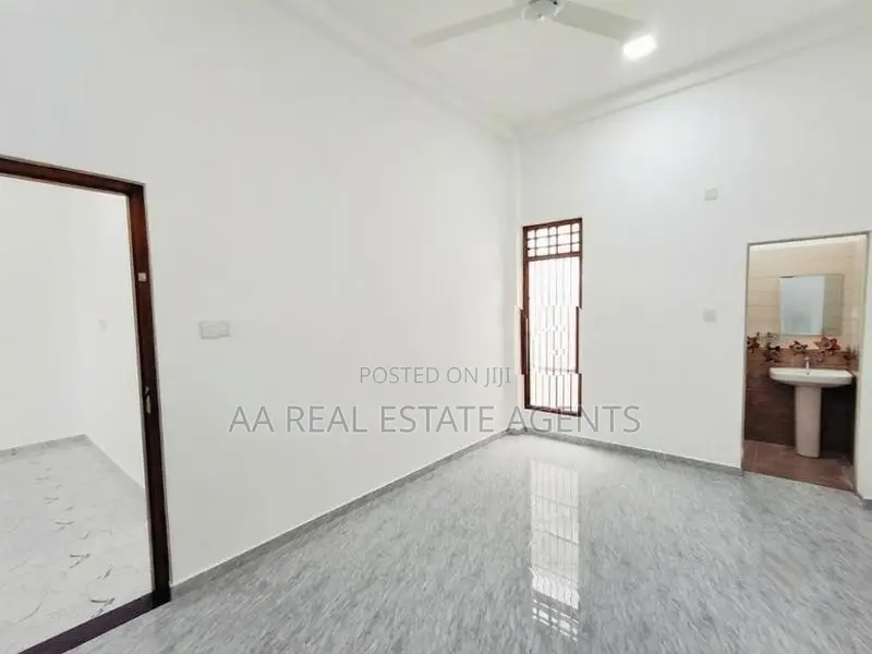 Brand New House with Slab for Sale in Wellampitiya
