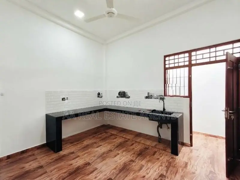 Brand New House with Slab for Sale in Wellampitiya