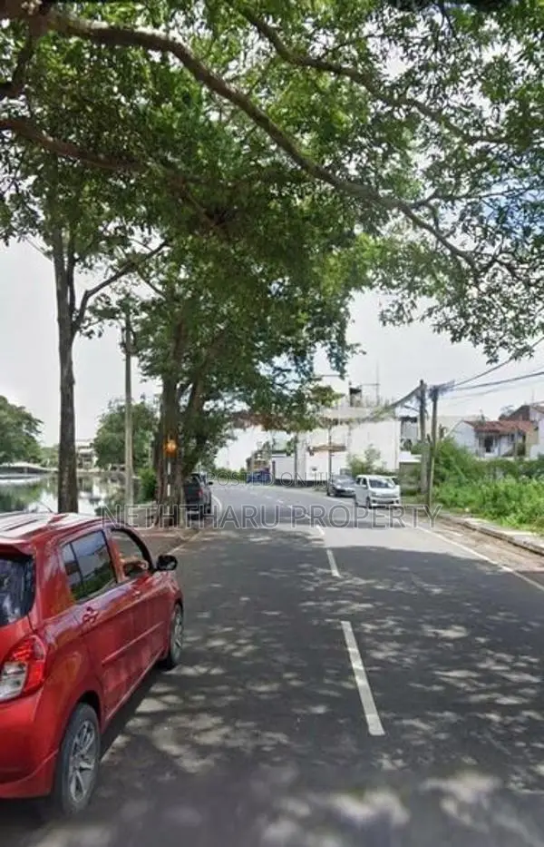 HIGHLY RESIDENTIAL/COMMERCIAL 20P LAND FOR SALE AT LAKE DRIVE COLOMBO 